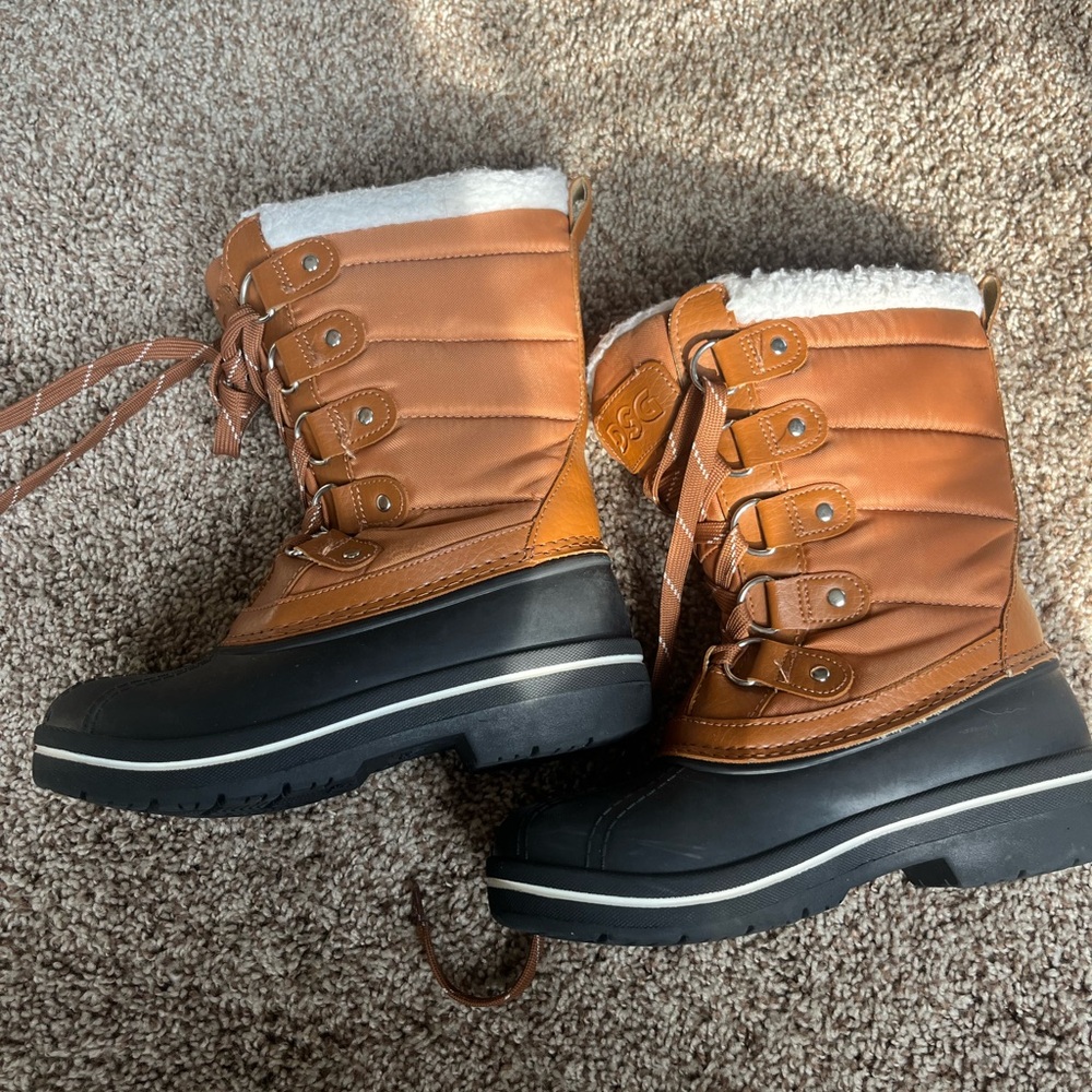 Kids size 2 boots